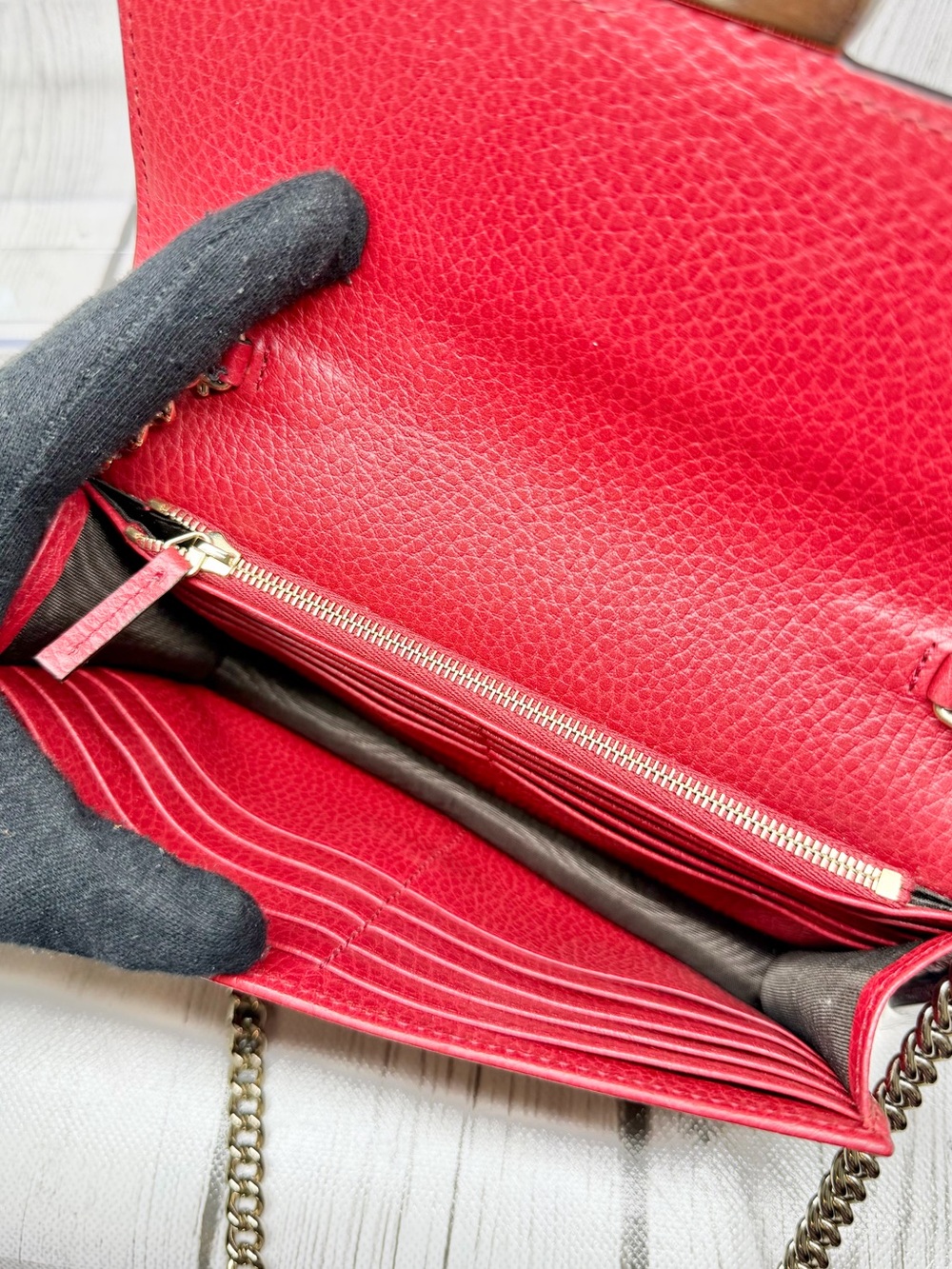 PRE LOVED Gucci Leather Interlocking G Wallet on Chain Crossbody Bag - Picture 5 of 10